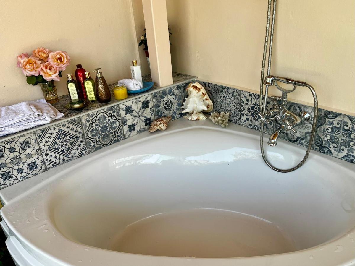 피타고레이오 Holiday Oasis With Private Patio And Hammam-Style Bath In Chora-Pithagoreo, Samos Island 빌라 외부 사진